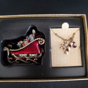 Monet Santa Sleigh Christmas Collectible Enamel Trinket Box & Necklace 2008 NIB